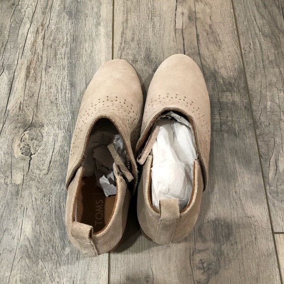 Toms boots - Picture 1 of 5